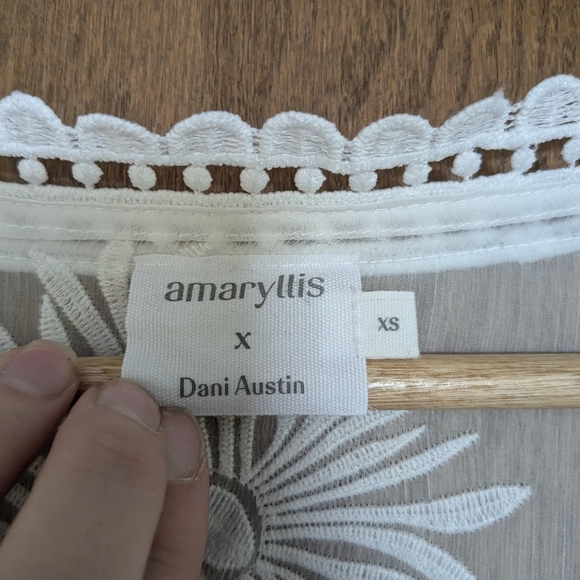 NWOT Lace kimono xs - Picture 3 of 4